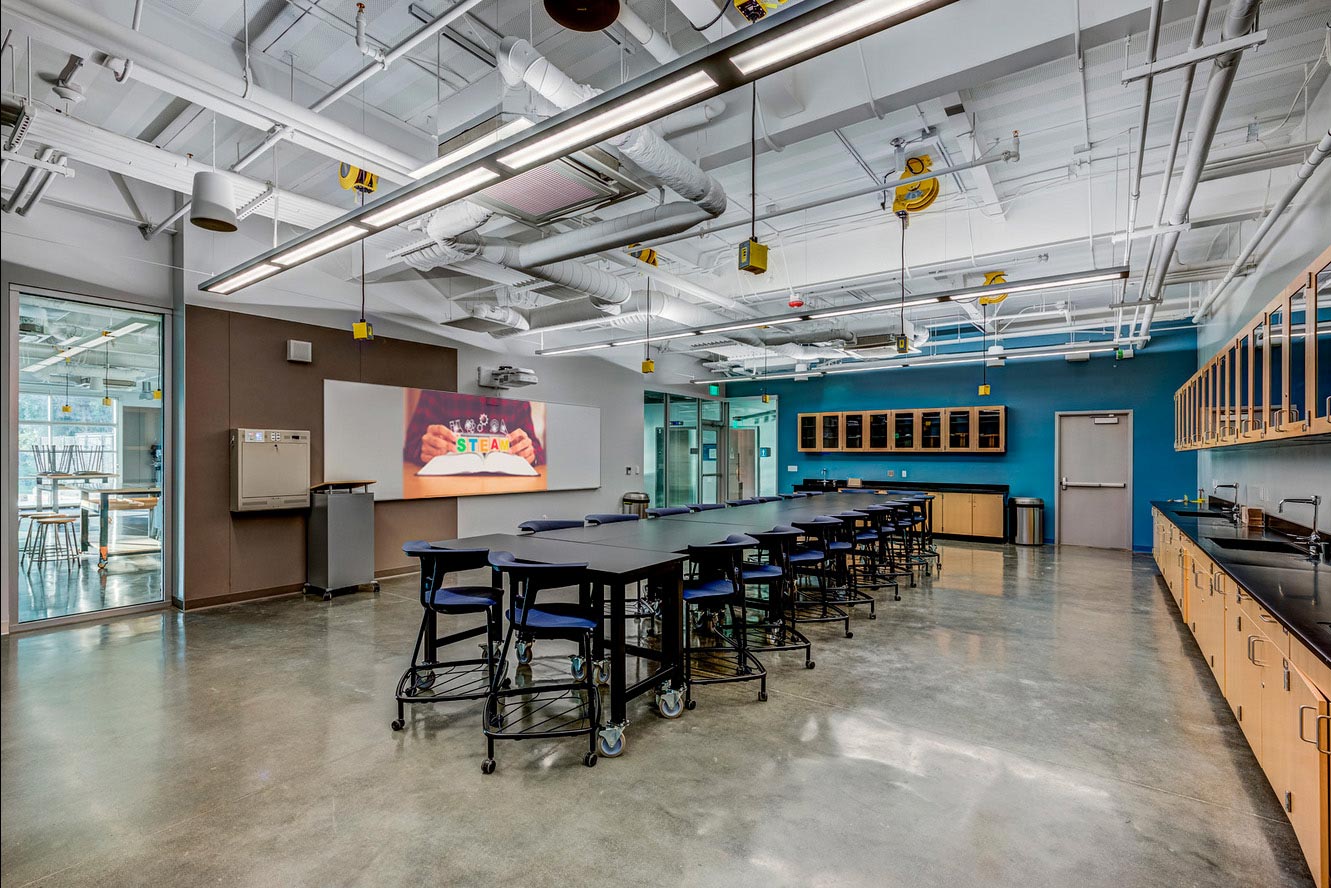 To facilitate creativity and team-based problem solving, the learning and meeting spaces within the Bachmann Collaboration Building include powerful AV presentation system with exceptional sound and intuitive system control from Extron.