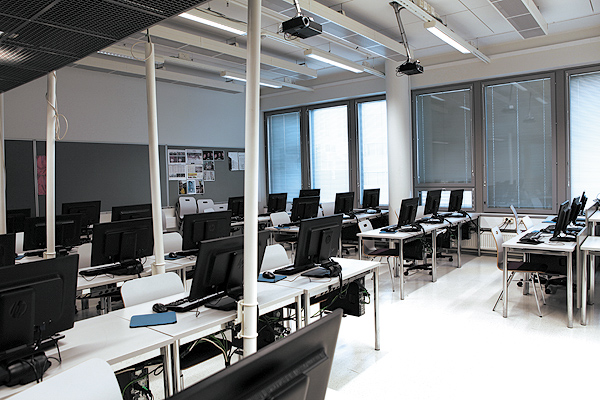 Dual projection classrooms managed with GlobalViewer Enterprise