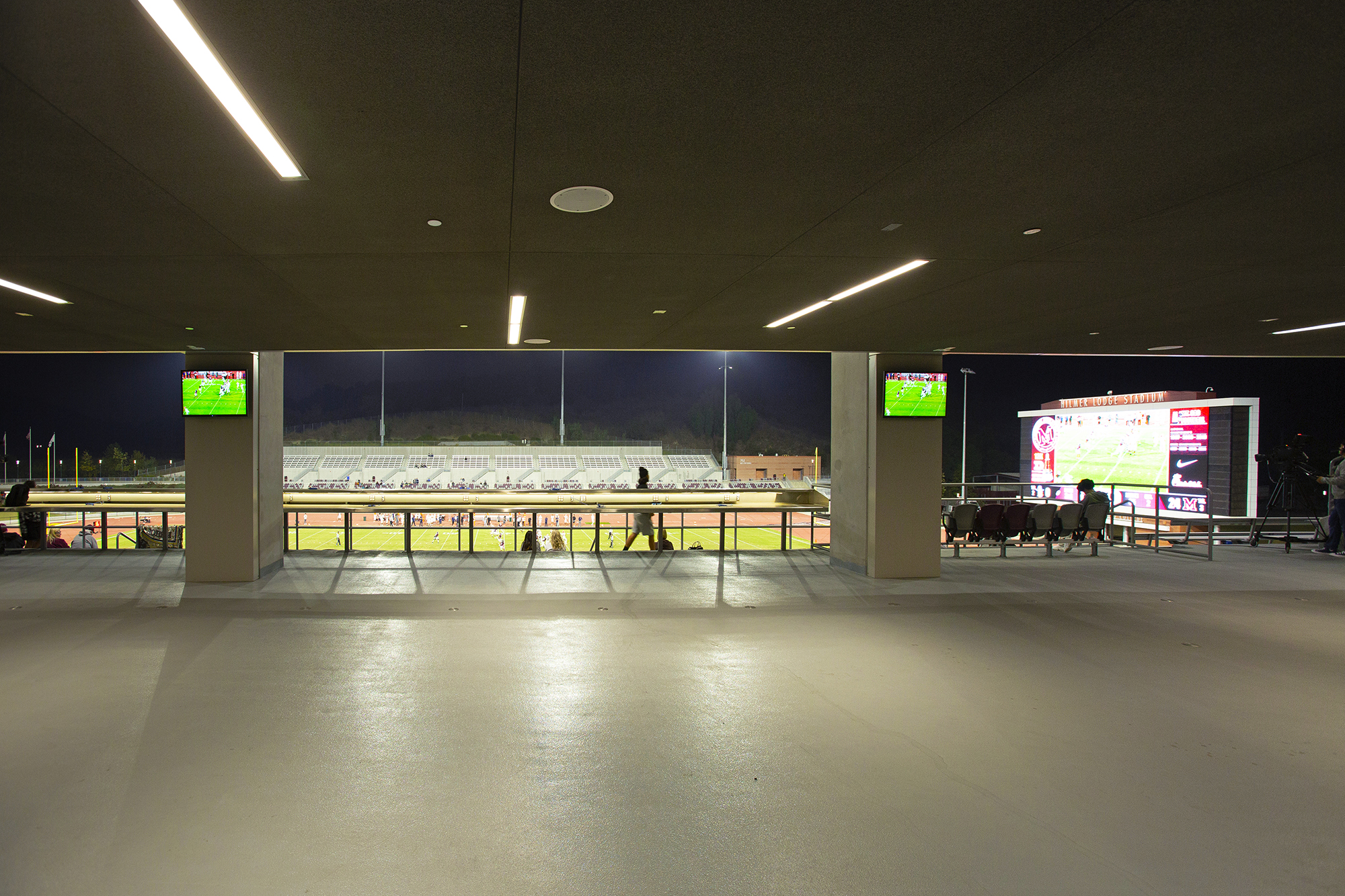 An open-air terrace provides a breathtaking view of football games and track meets. Wall-mounted displays augment  visibility with zooming and participant statistics. In addition, it is available as a unique venue for hosted events.