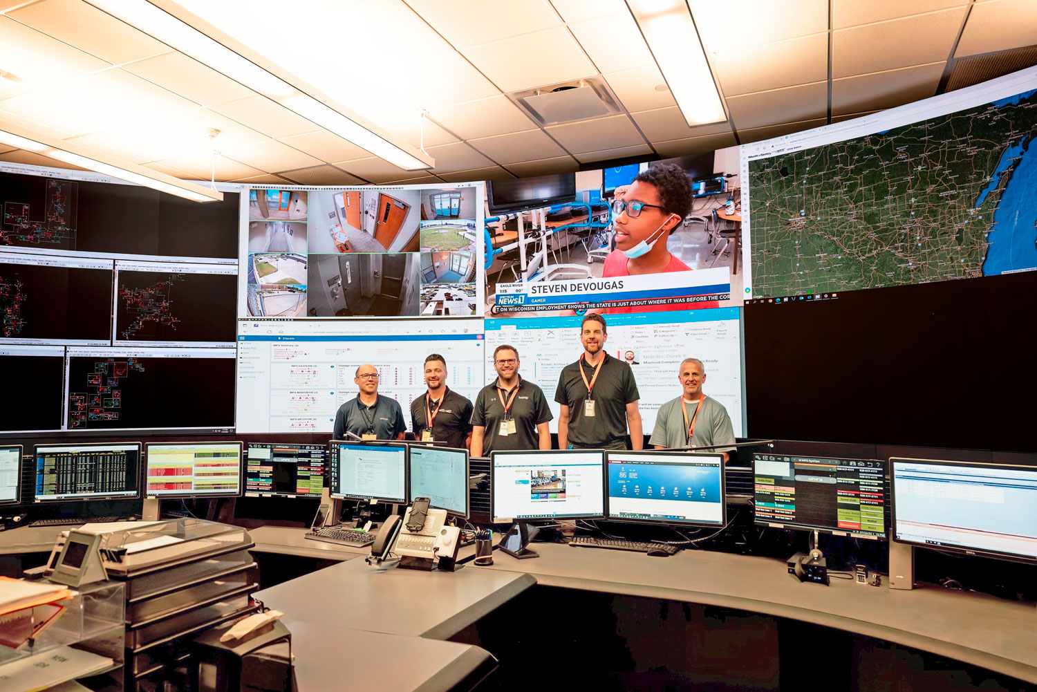 For control, each operator workstation includes a PC loaded with Extron EMS Express Mobile Software that facilitates content selection and display in customized windows arranged across the videowall.