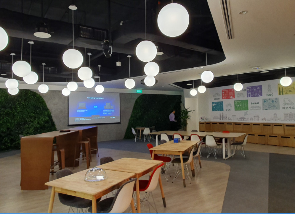 Breakaway and casual meeting spaces encourage collaboration at all levels of the organization. The AV system is similar in capabilities to the meeting rooms installation, with routing of AV content from connected and wireless sources.