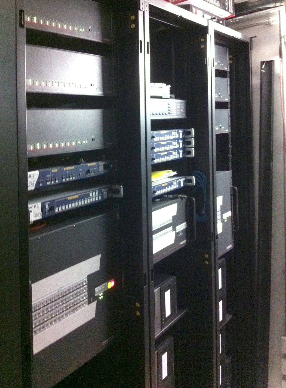 V city rack enclosures