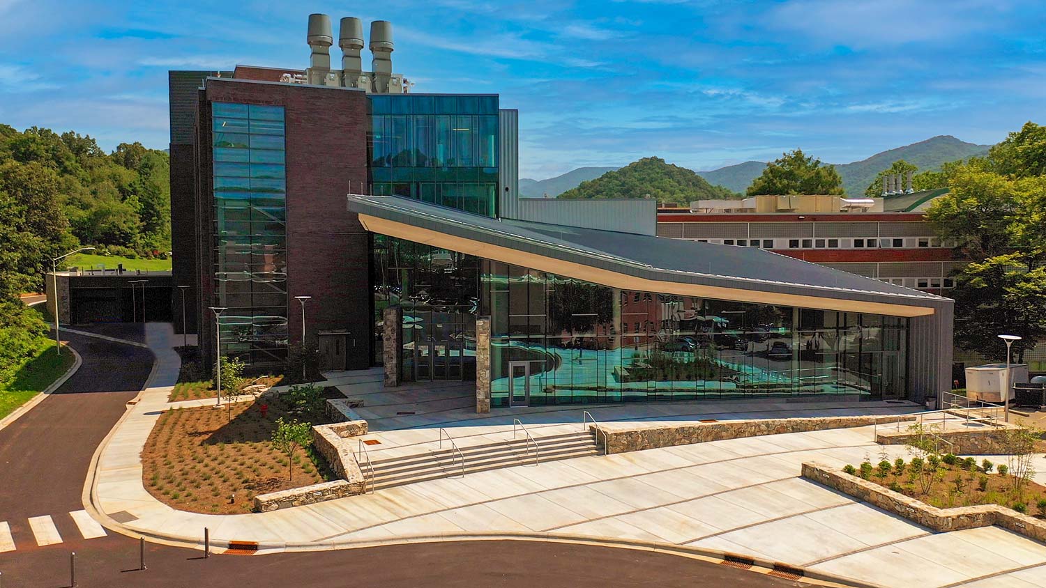 The new Apodaca Science Building is the latest learning space at Western Carolina University to incorporate extensive audiovisual amenities in classrooms, labs, and public gathering areas. All photos courtesy of Western Carolina University.