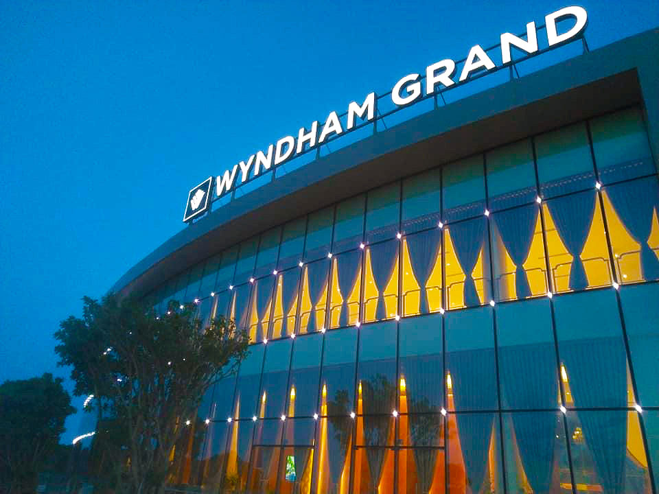 Wyndham Grand KN Paradise Cam Ranh - exterior